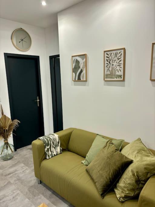 Ferienwohnung L'Olivier - Calme, Chaleureux, Proche Transports Lyon Exterior foto